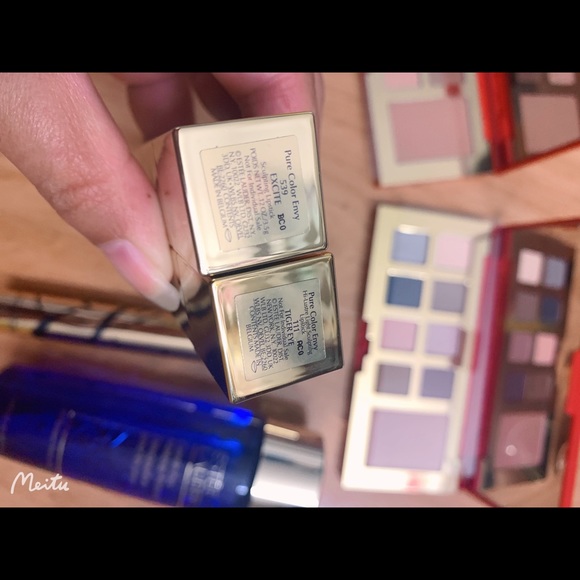 6 Full Size Estee Lauder Makeup Set - Picture 5 of 6